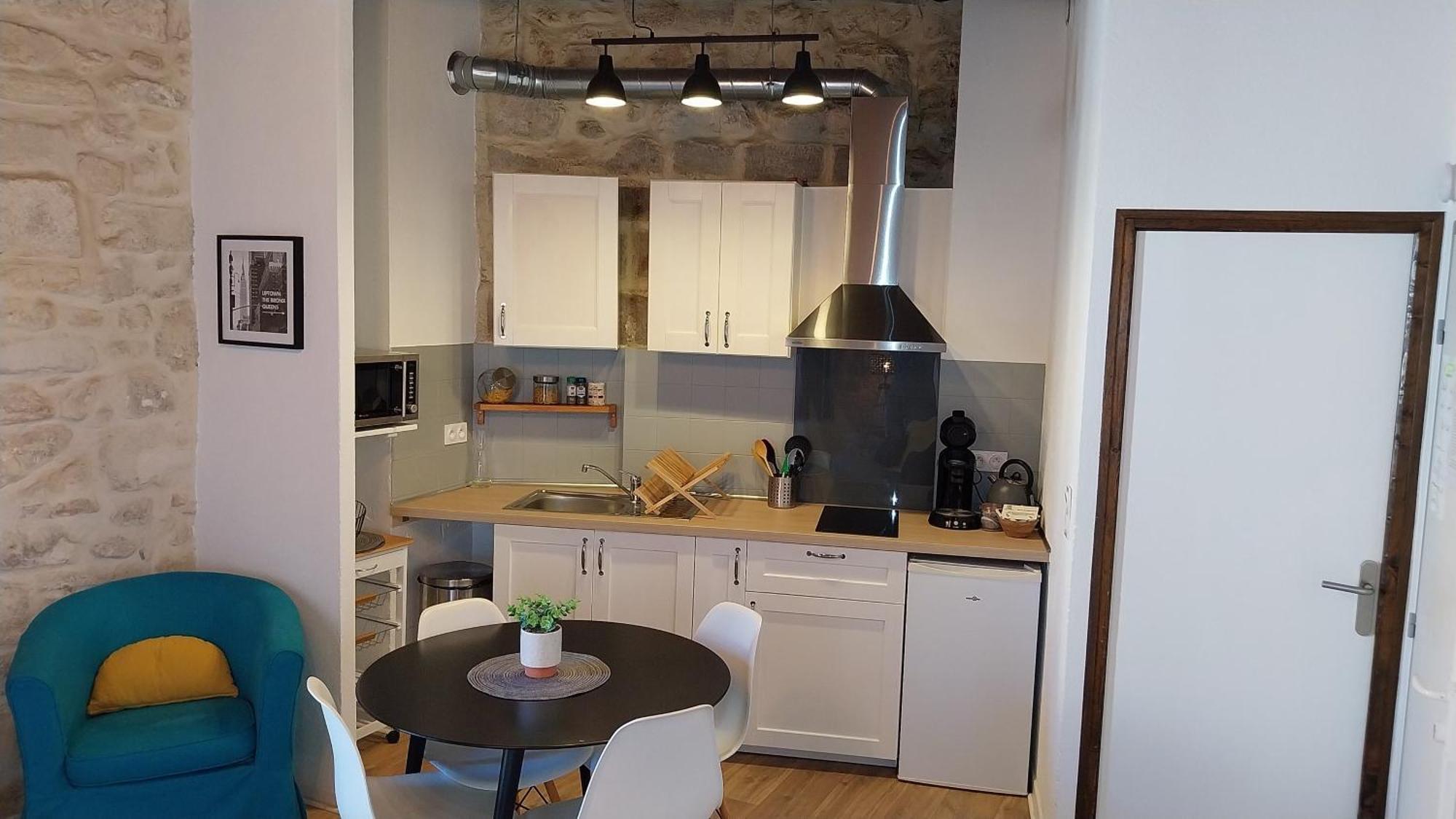 Immeuble 3 Apparts Centre Historique St Gilles Maisoncarreeconciergerie سان جيل المظهر الخارجي الصورة