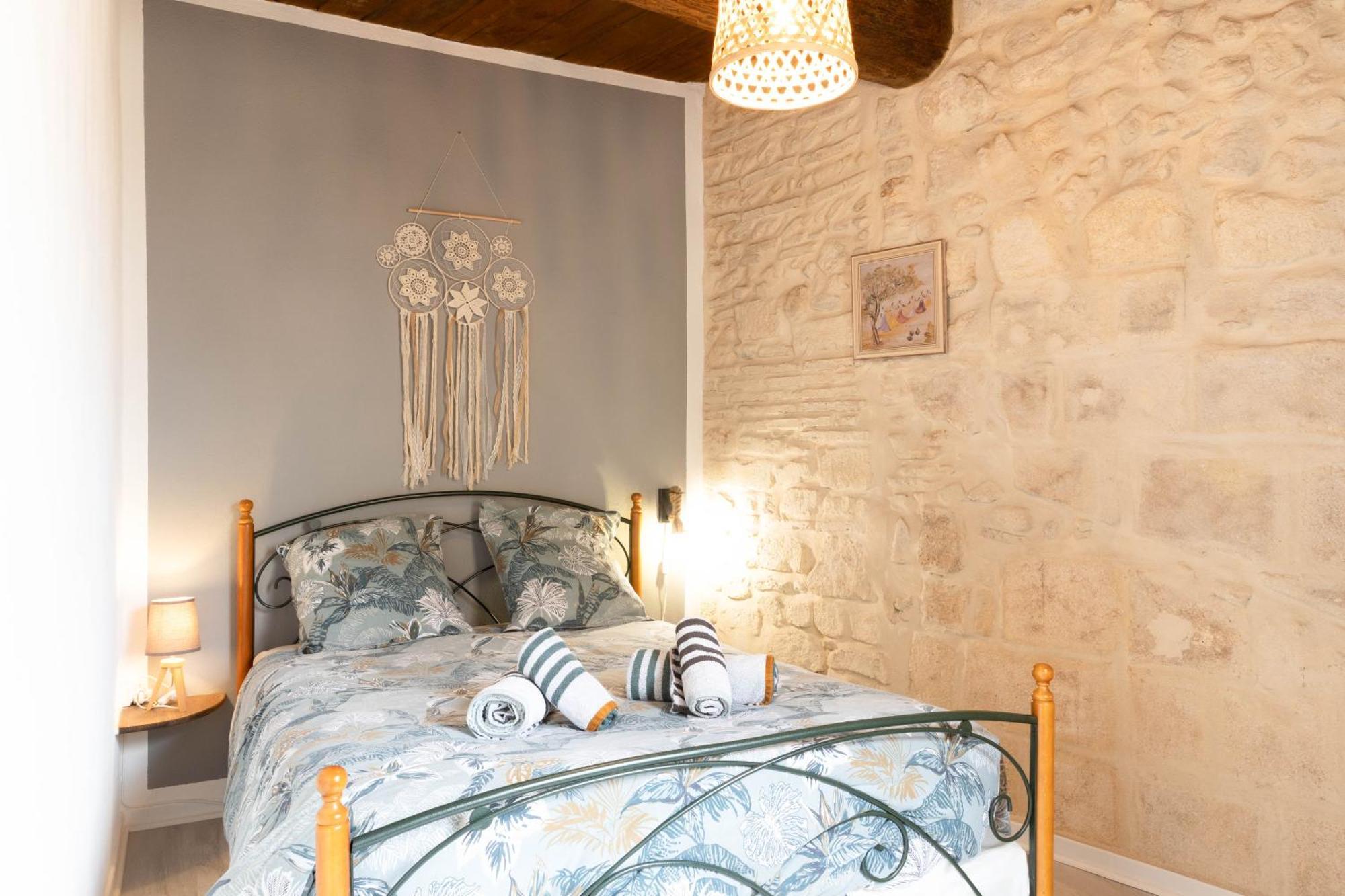 Immeuble 3 Apparts Centre Historique St Gilles Maisoncarreeconciergerie سان جيل المظهر الخارجي الصورة